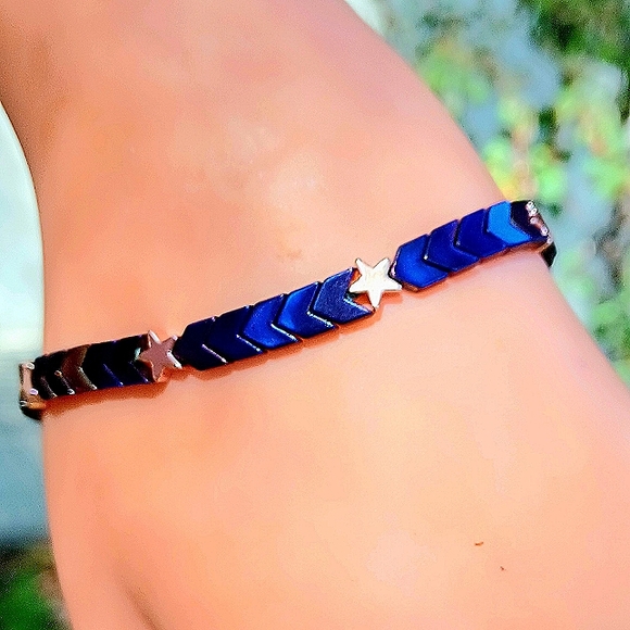 Dazzling Purple Metallic Chevron with Gold Stars Handmade Beaded Bracelet - Picture 1 of 4
